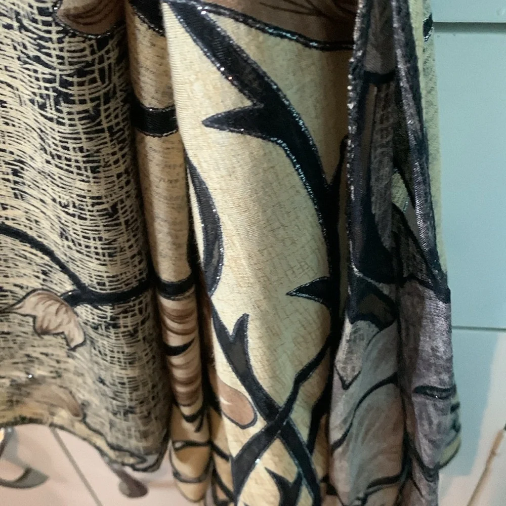 Woven Floral Fringe Wrap - Gold and Black